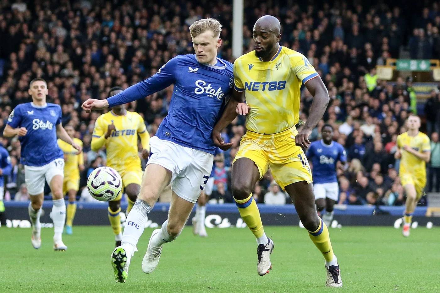 英超联赛精彩比赛直播画面